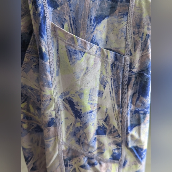 2 Pair Women's Athletic/Performance Leggings size XL - Picture 11 of 16